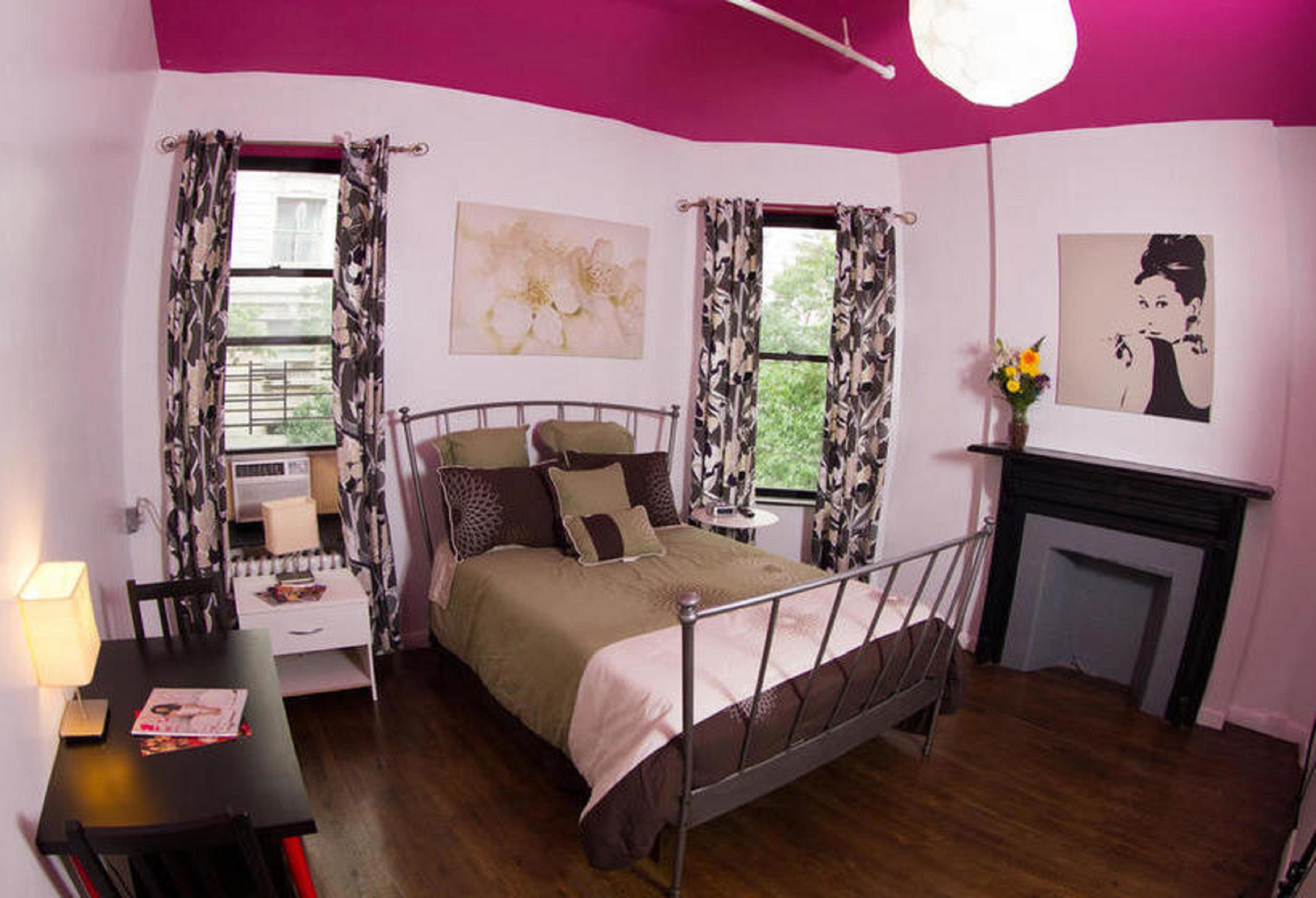 Park West Albergue *