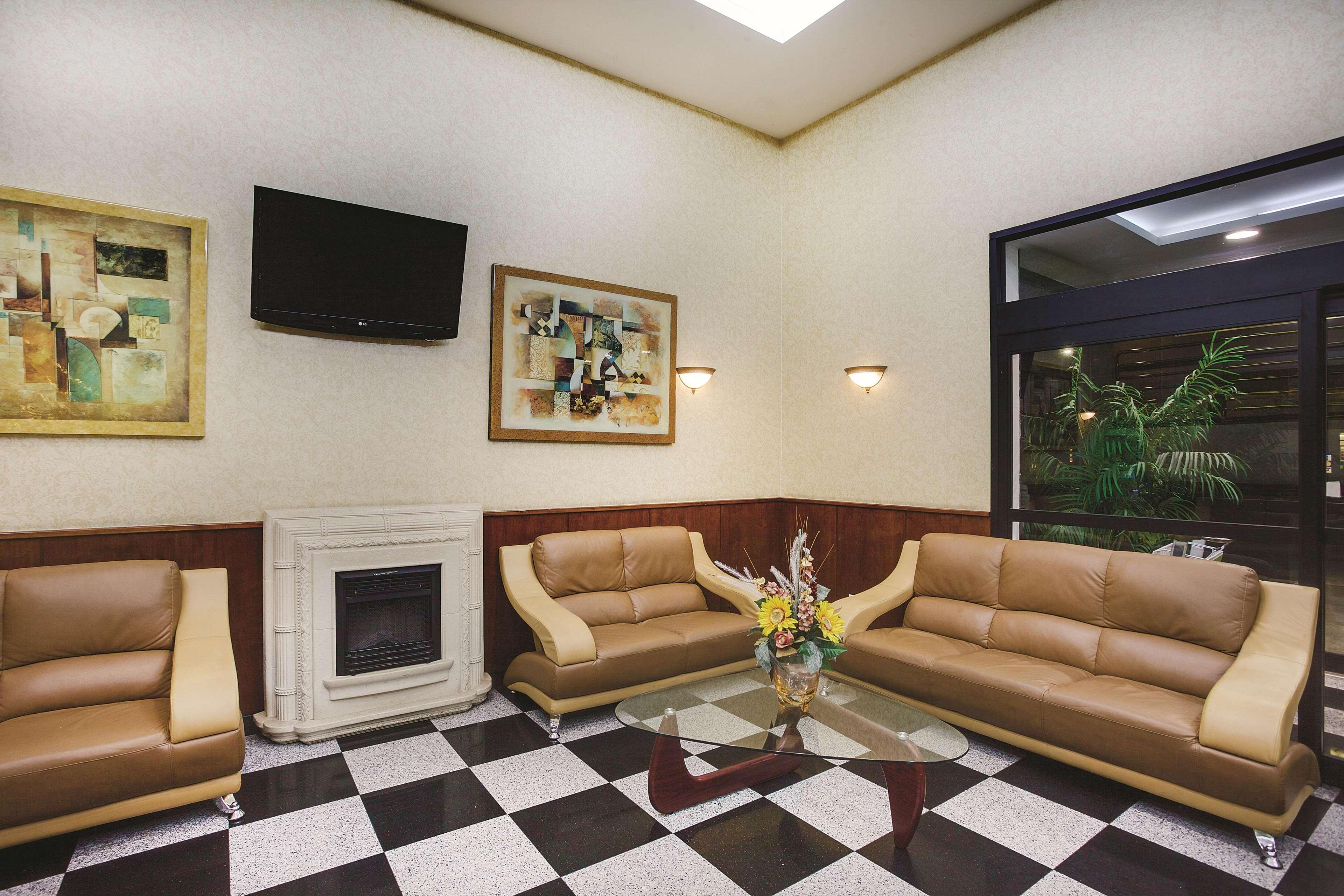 La Quinta By Wyndham Queens Hotel New York City