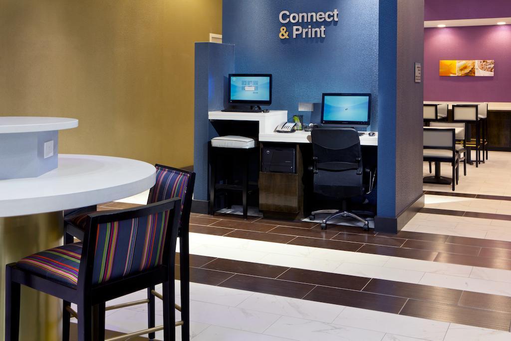 Fairfield & By Marriott Long Island City/manhattan View Hotel 3*