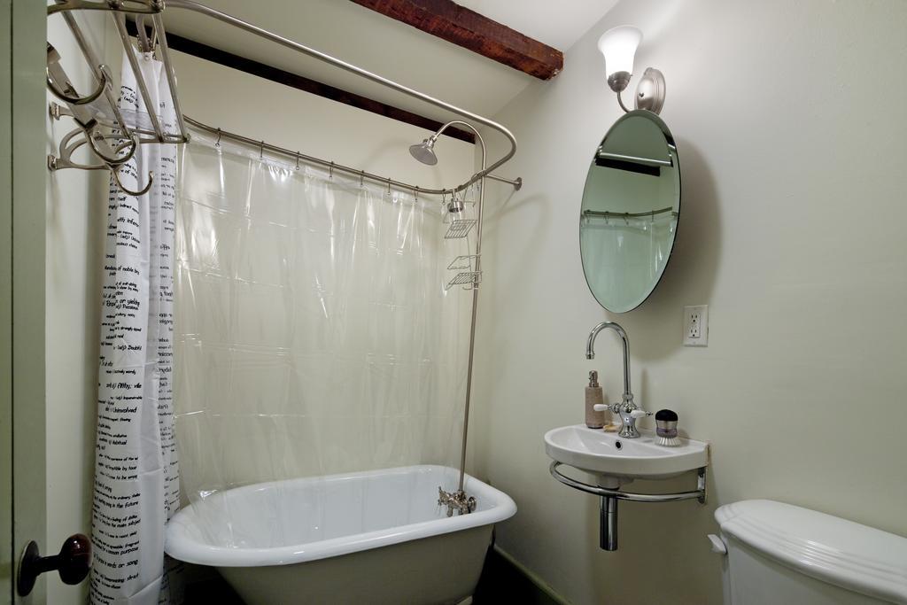 Couette-café The Canal Park 3*