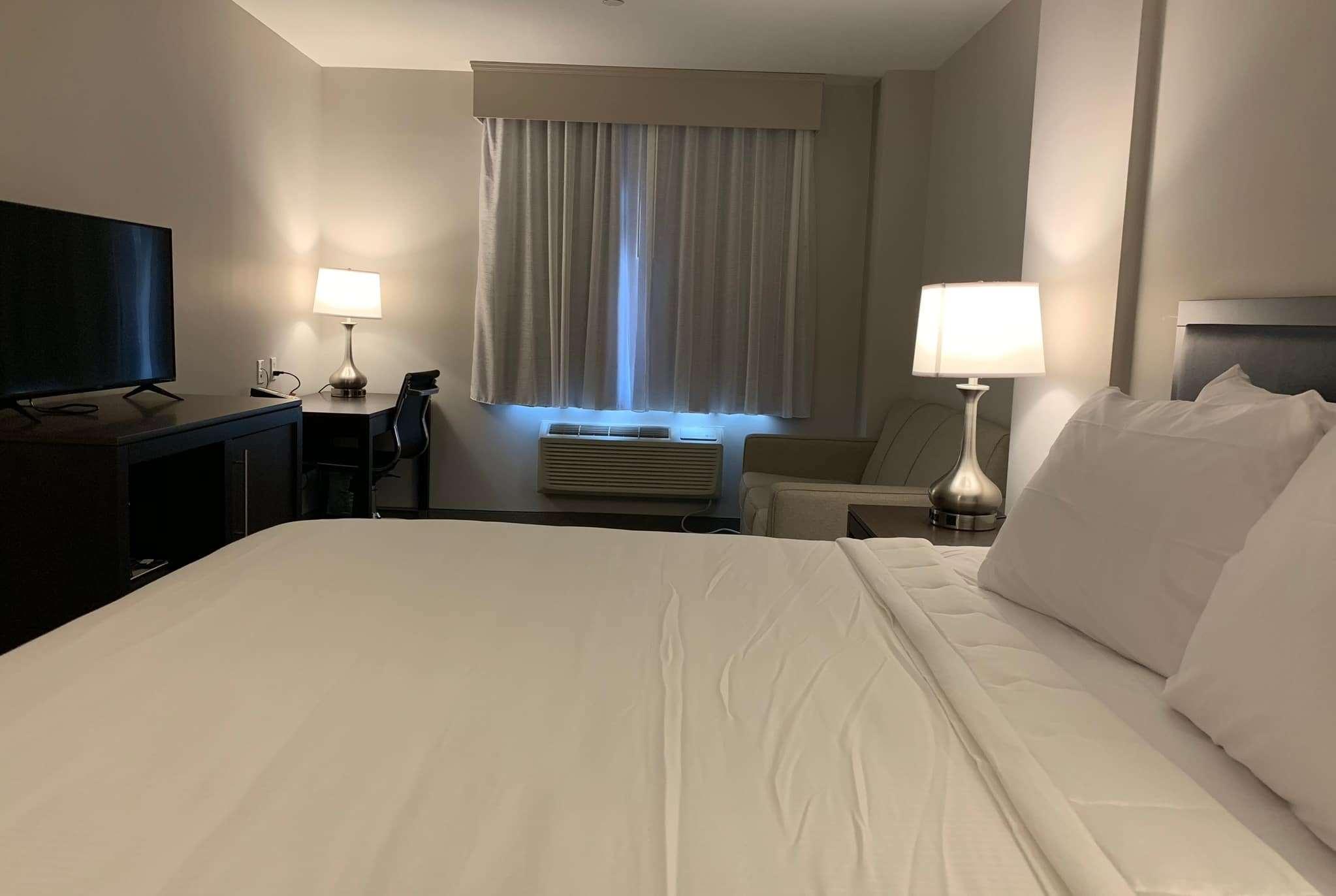 Hotel Wingate By Wyndham Jfk Airport, Far Rockaway Ny New York City