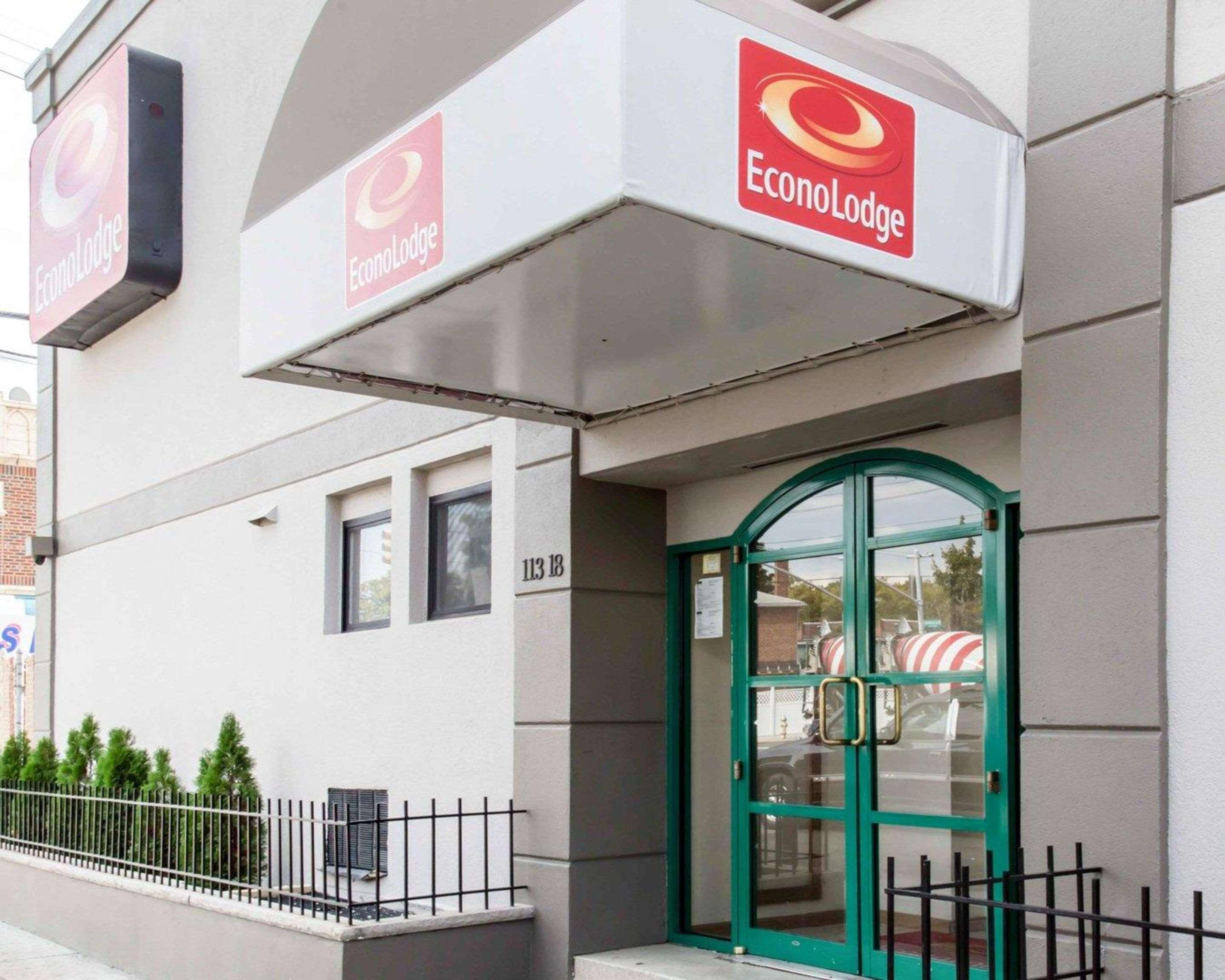 Hotel Econo South Ozone Park 2*