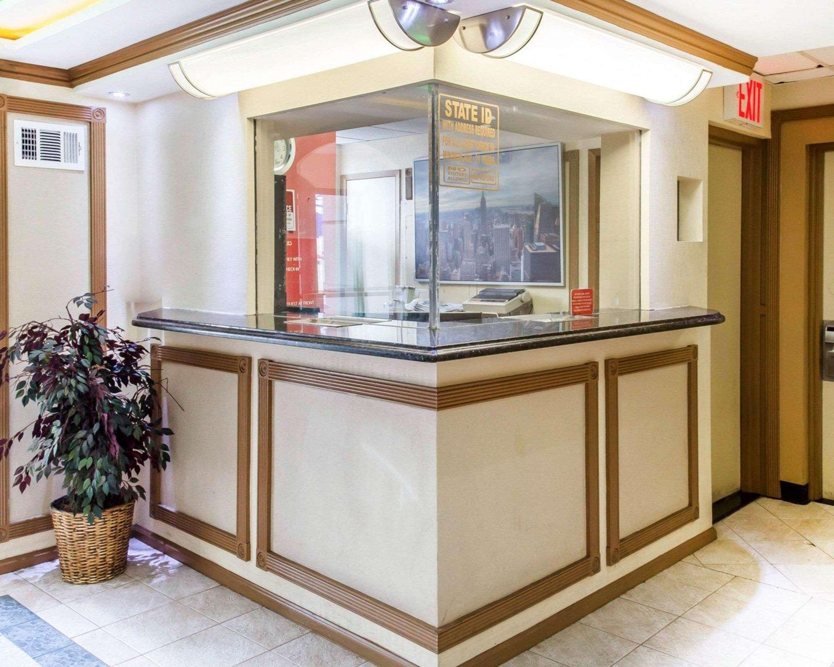 Hotel Econo South Ozone Park New York