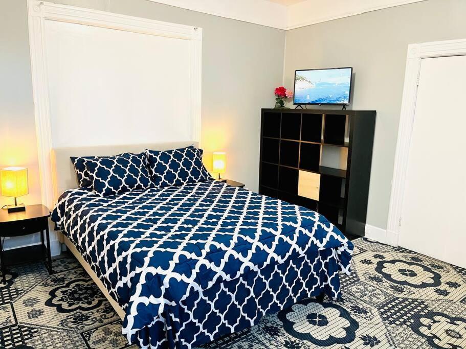 3 Bedrooms 2 Stops To Manhattan Lejlighed
