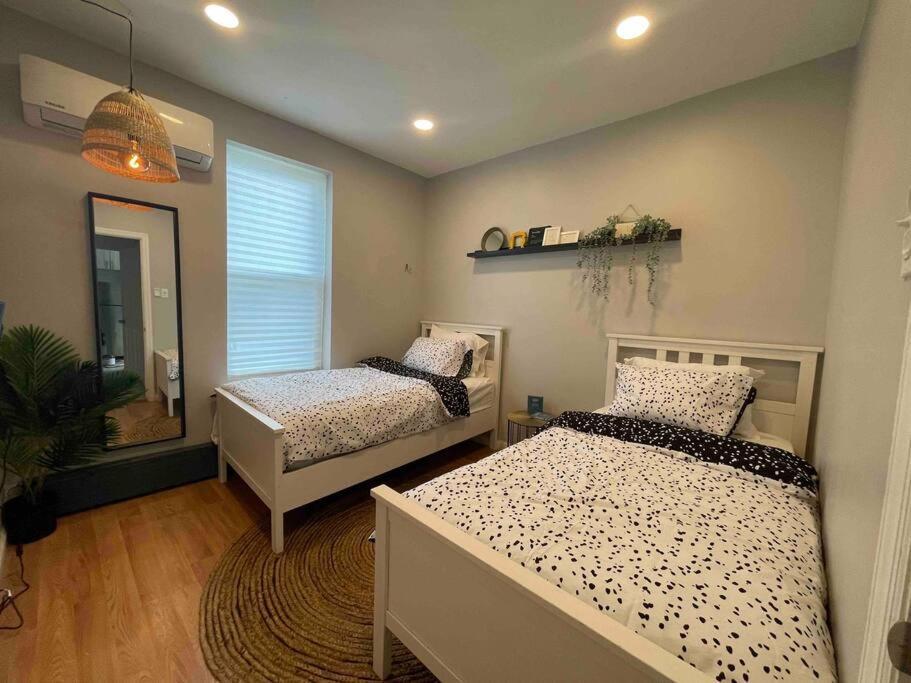 Dérive Stays - Affordable Brooklyn Apt. W/ Balcony