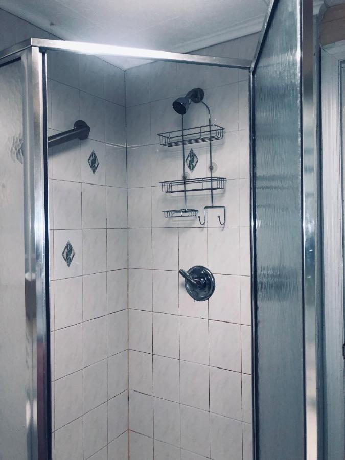 67-26 Austin Cove Near Subway, All Shops, Restaurants! Separate Entrance Appartement New York