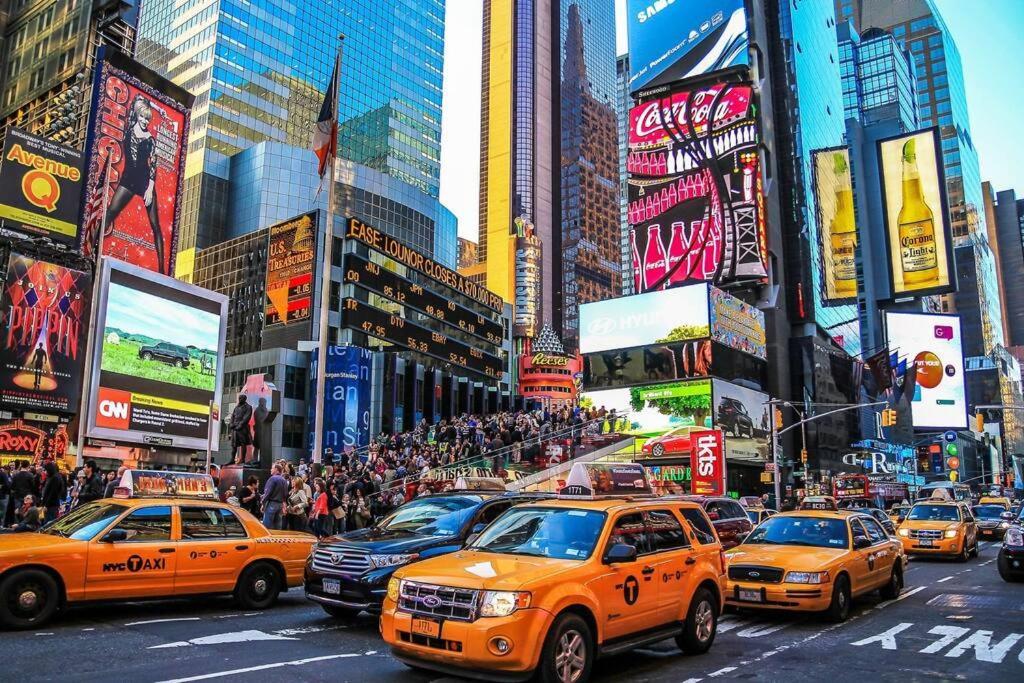 3 Bedrooms 2 Stops To Manhattan Appartement