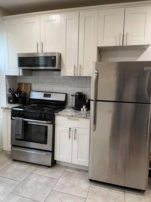 Dérive Stays - Affordable Brooklyn Apt. W/ Balcony * New York