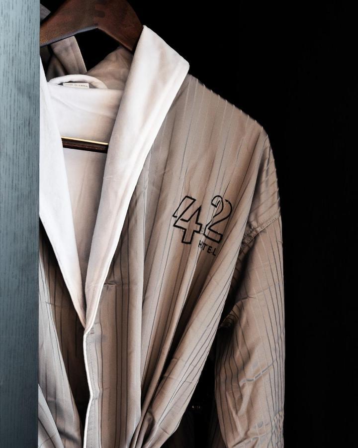42 4*