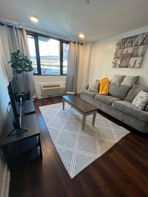 Appartamento Cozy 1 Bedroom With Outdoor Patio Space New York