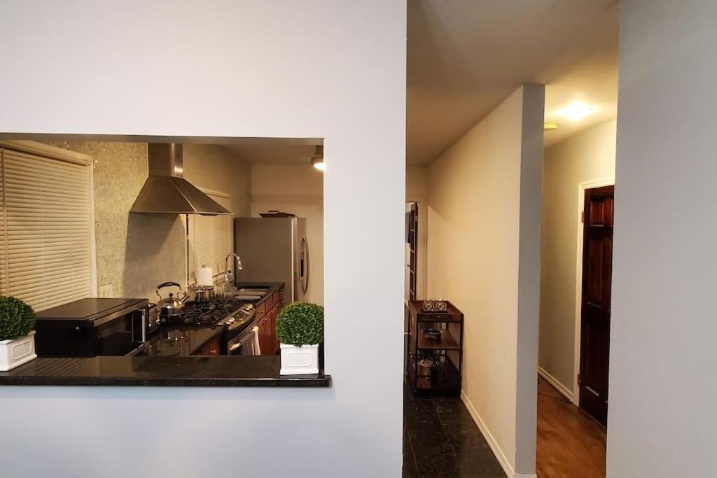 Quiet 3 Bedroom In Private Appartement *