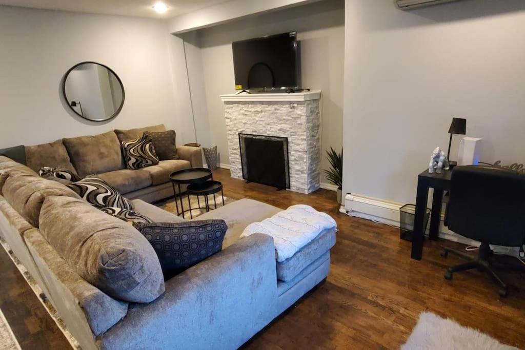 Quiet 3 Bedroom In Private Appartement *