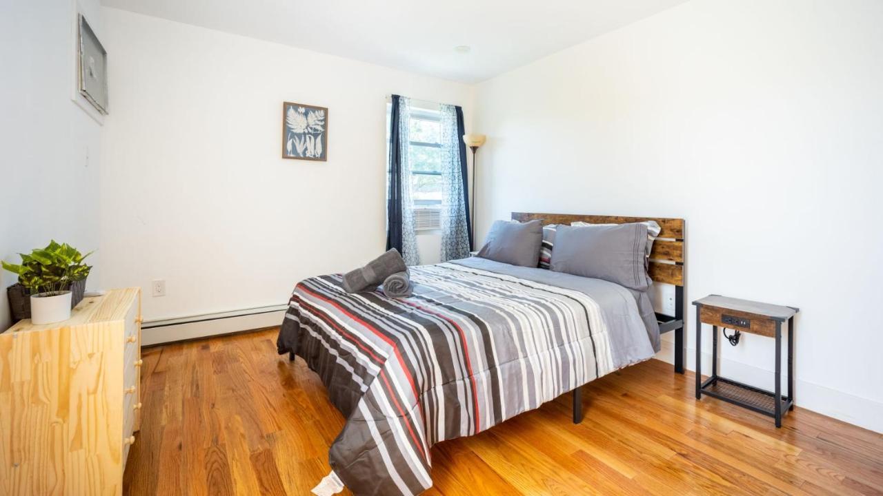 Lejlighed Lovely 3-br In Queens, Near Rockaway New York