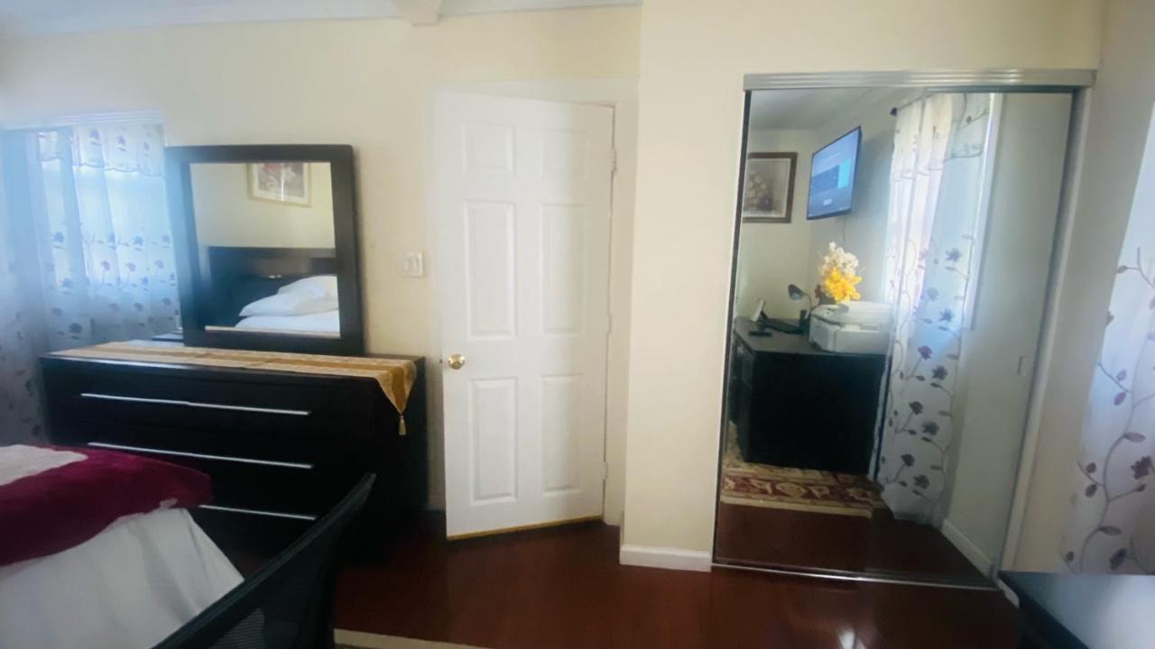 Minutes From Jfk, Beautiful With Peaceful, Cosy, Private Privat bolig *