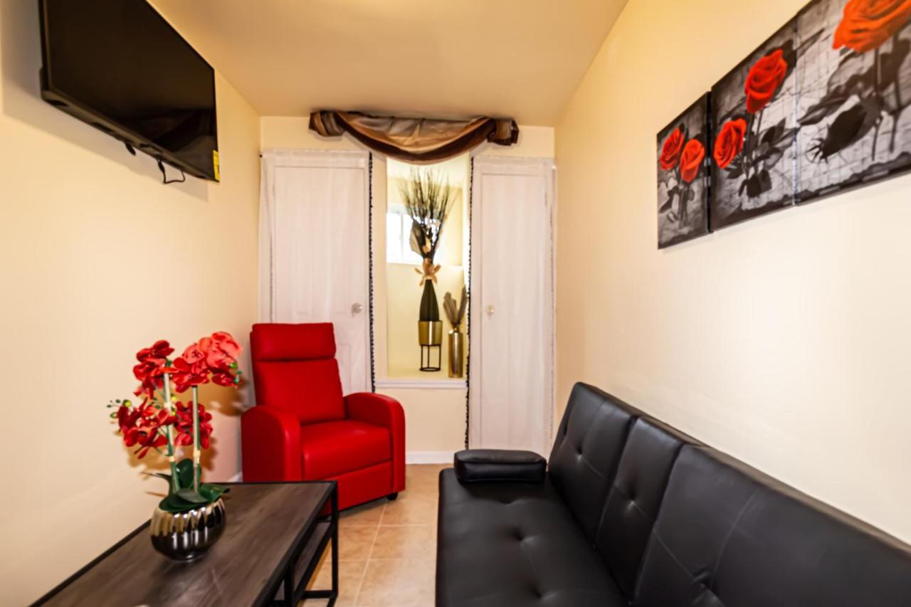 Cozy Shack 1 Bedroom Studio With Sofa And Full Kitchen In Elmhurst Ny Appartement *
