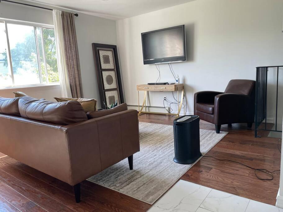 Oasis Ny, 2br Cozy In A 2family House, 18min From The City Appartement