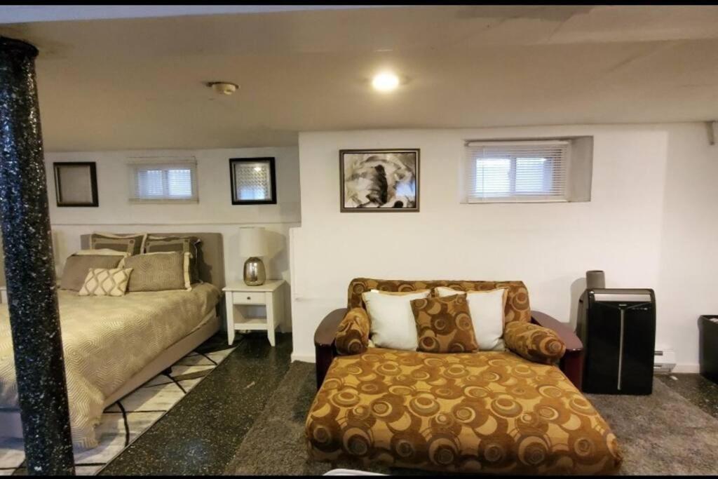 Cozy Studio; Lower Level Unit Appartement *