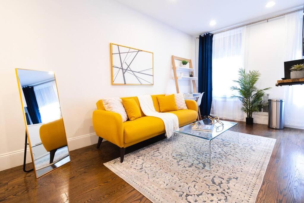 69-3c Stylish Lower East East 1br Brand New New York