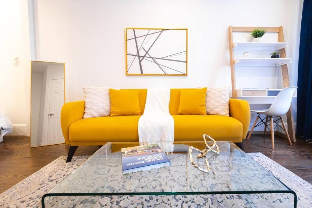 69-3c Stylish Lower East East 1br Brand New