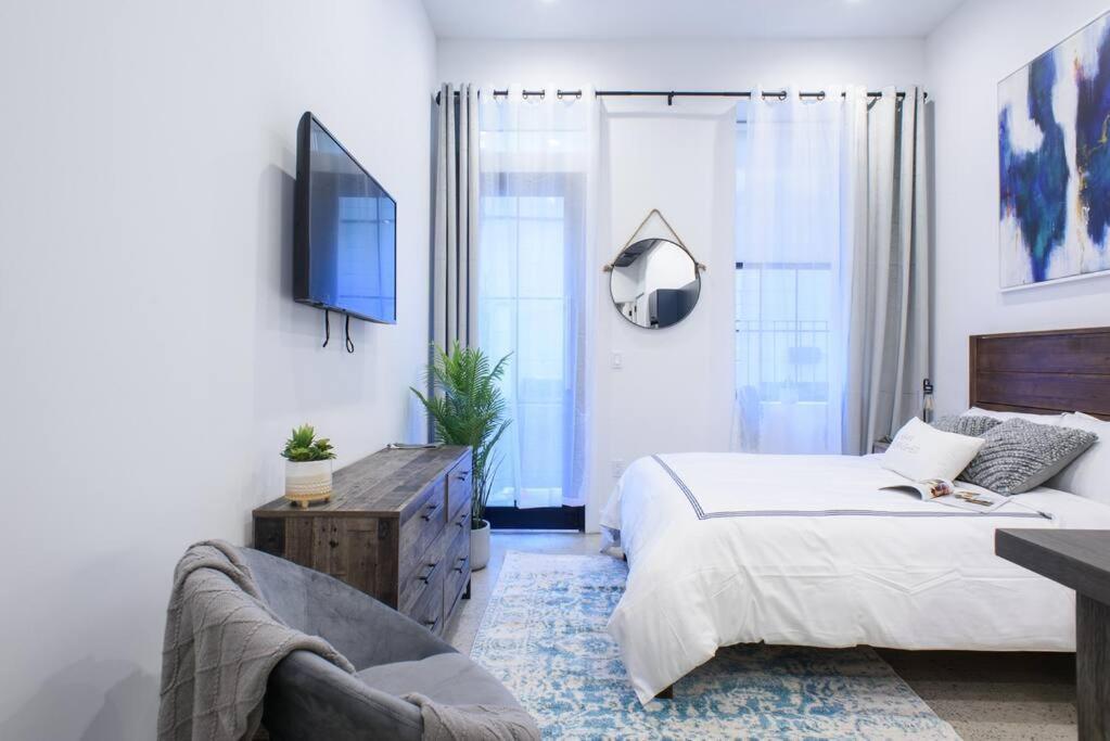 3-2 New Prime E Village Private Outdoor!