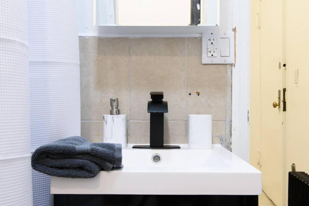 Appartement 454-3w Prime Location 2br Newly Furnished Sleeps 5 *
