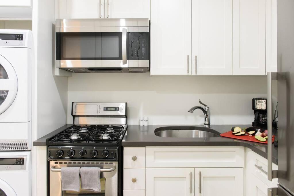 Lejlighed 75-2b Prime Upper East Brand New 1br W D Elev New York
