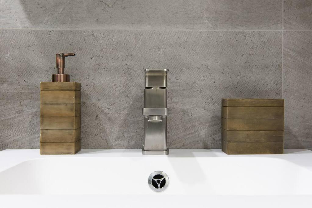 Lejlighed 75-2b Prime Upper East Brand New 1br W D Elev *