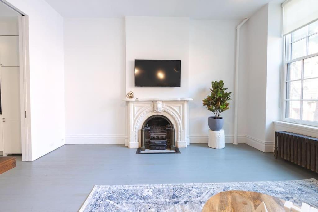 Appartement E10-2 Designer East Village Townhouse 1br W D *