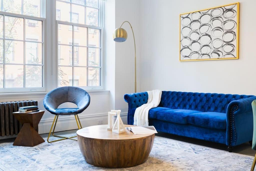E10-2 Designer East Village Townhouse 1br W D