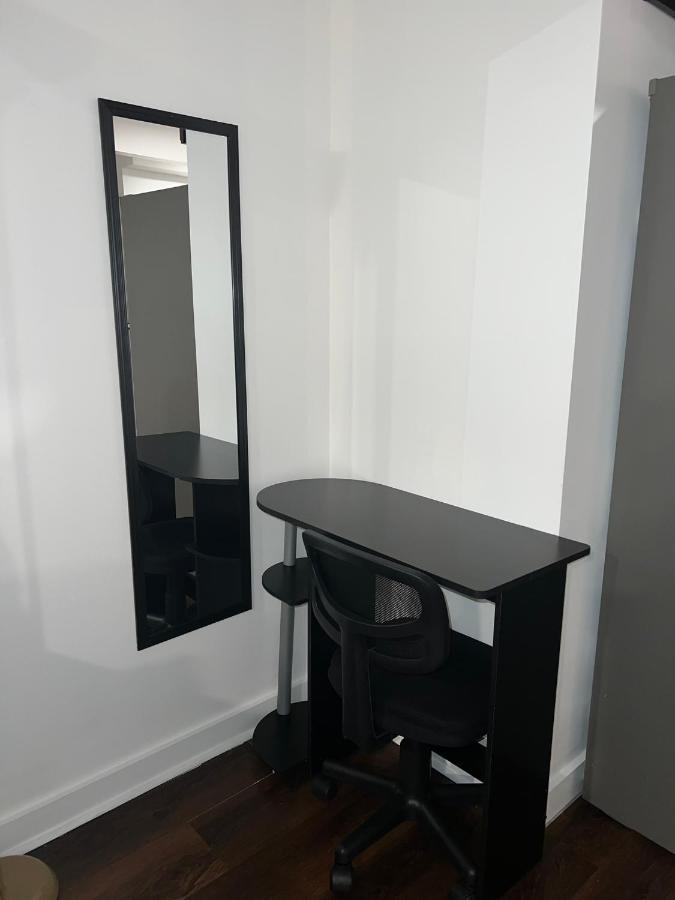 Cozy 1 Bedroom With Outdoor Patio Space Appartamento New York