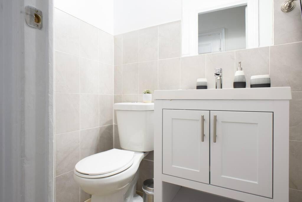 1567-1a New 2br Prime Upper East W&d * New York