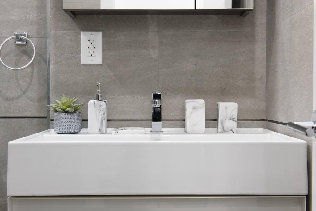 78-4d Quality 1br W&d Skylight By Park Apartment New York
