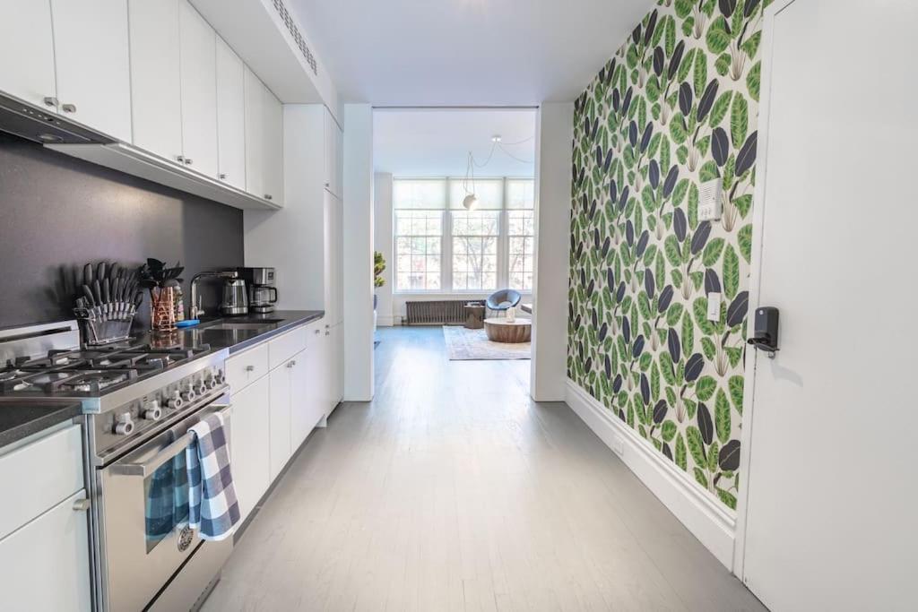 E10-2 Designer East Village Townhouse 1br W D Appartement New York
