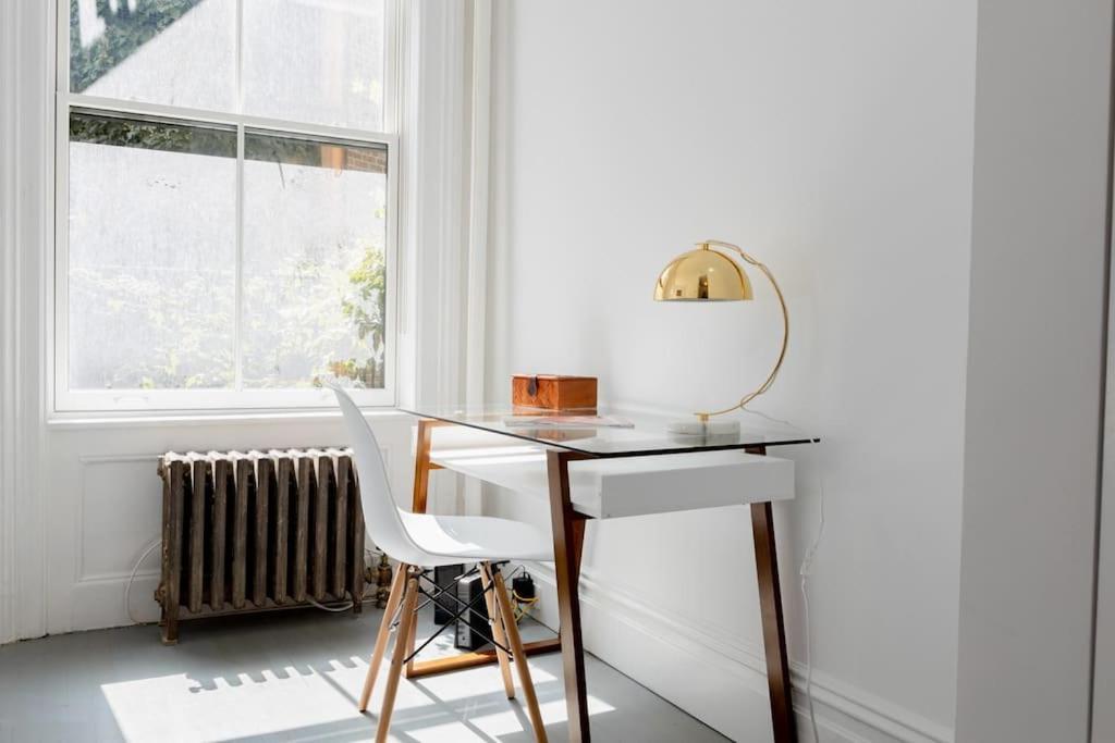 Appartement E10-2 Designer East Village Townhouse 1br W D New York