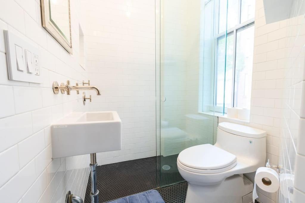Appartement E10-2 Designer East Village Townhouse 1br W D New York
