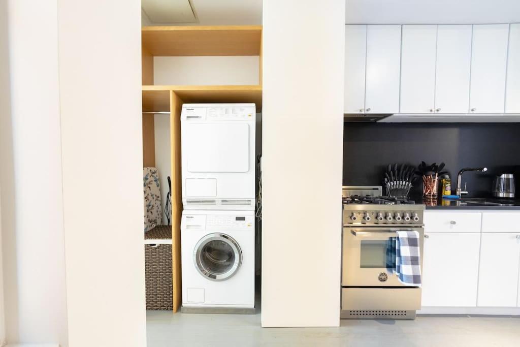 Appartement E10-2 Designer East Village Townhouse 1br W D