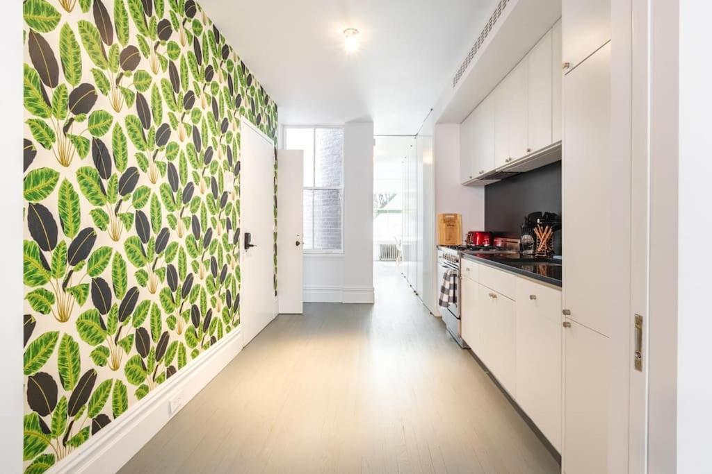 Appartement E10-2 Designer East Village Townhouse 1br W D *