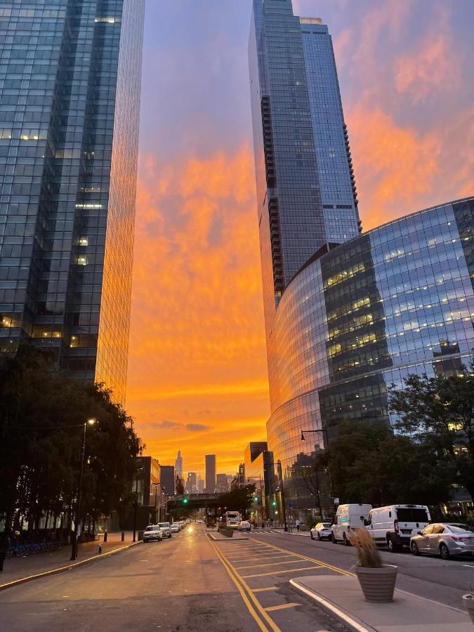 2 Bedrooms Flat 5 Minutes From Times Square