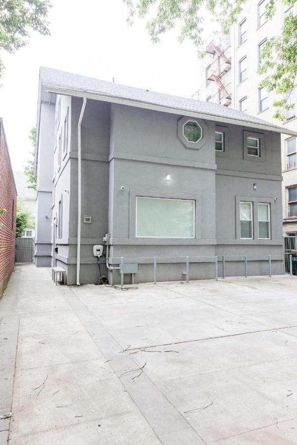 Privet House - Midwood/flatbush Recently Remodeled * New York City