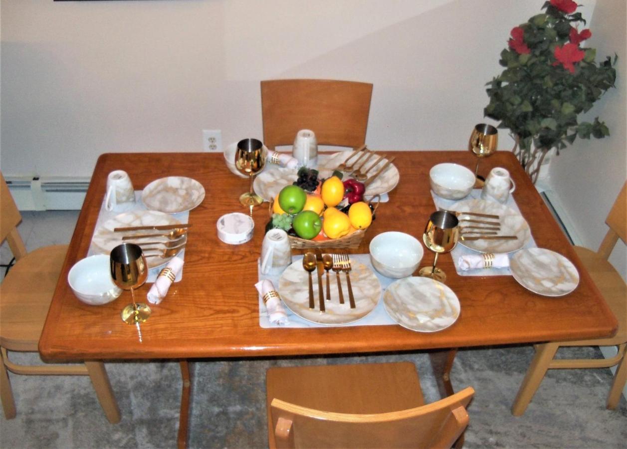 Appartement Booking.com Exxlusive: Fully Furnished One Bedroom Entire With Full Size Bed. For One Person Or Couple, Soulmate Positive Friendship
