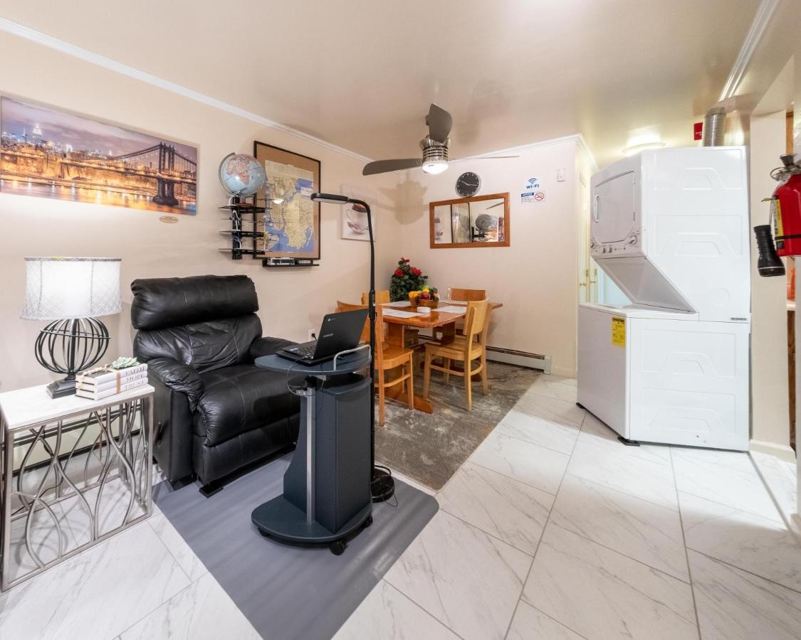 Booking.com Exxlusive: Fully Furnished One Bedroom Entire With Full Size Bed. For One Person Or Couple, Soulmate Positive Friendship Appartement *