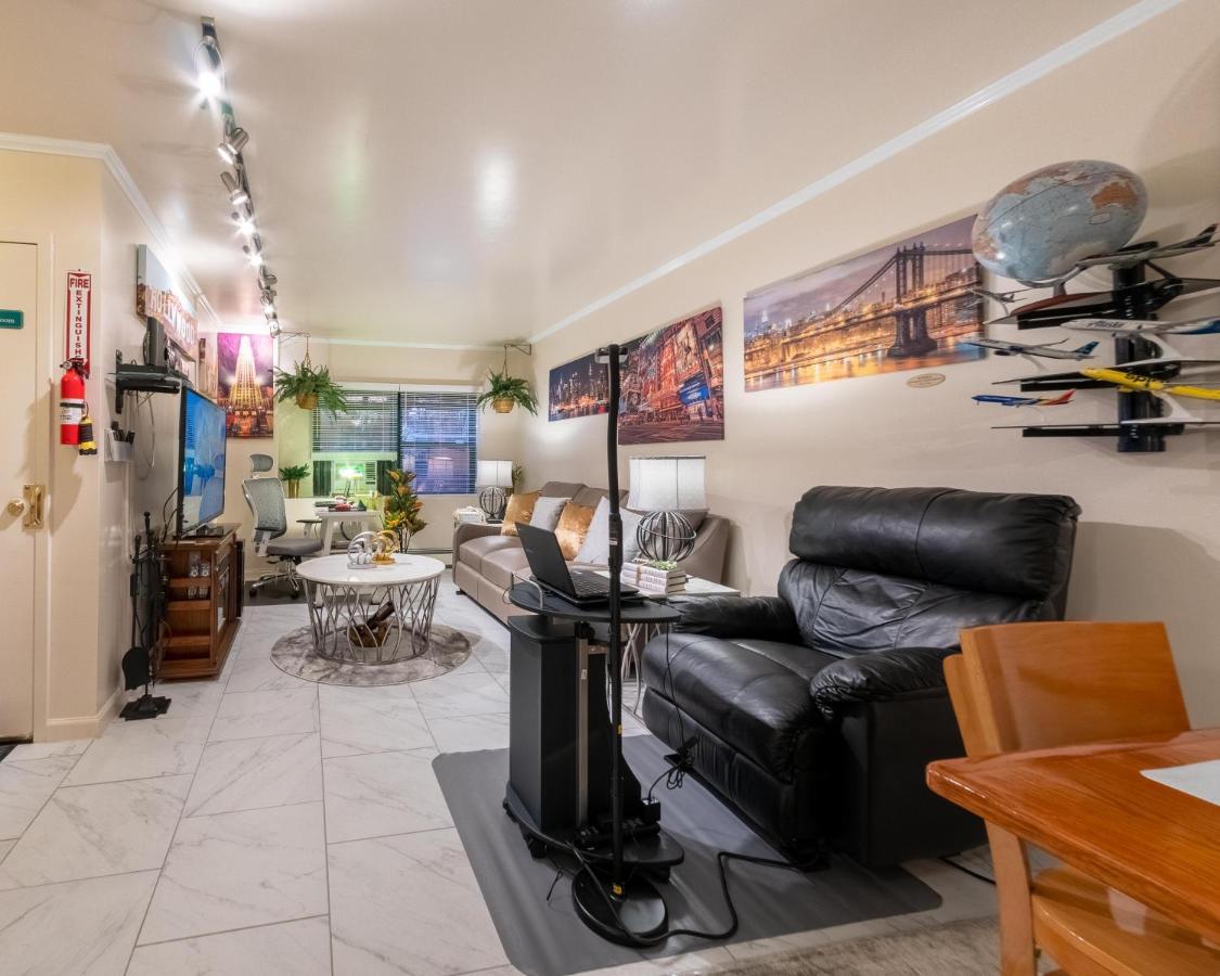 Appartement Booking.com Exxlusive: Fully Furnished One Bedroom Entire With Full Size Bed. For One Person Or Couple, Soulmate Positive Friendship *
