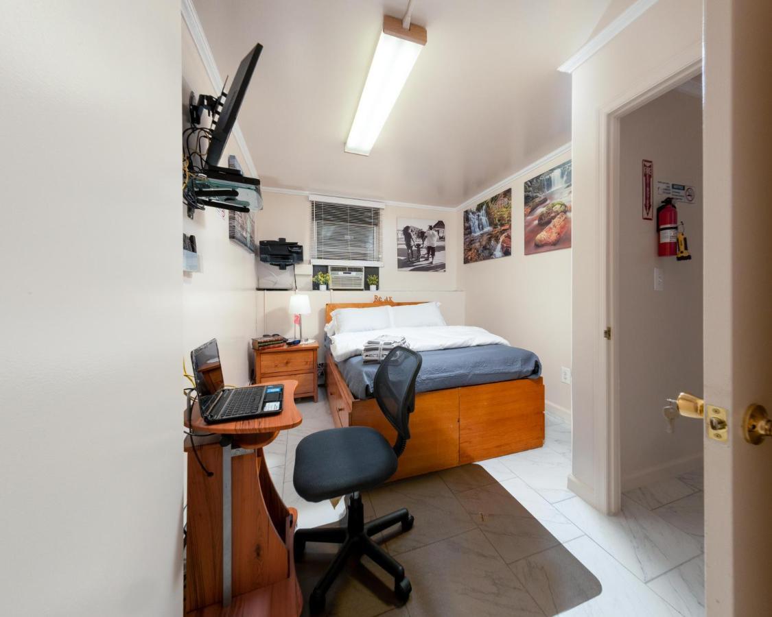 Booking.com Exxlusive: Fully Furnished One Bedroom Entire With Full Size Bed. For One Person Or Couple, Soulmate Positive Friendship Appartement *