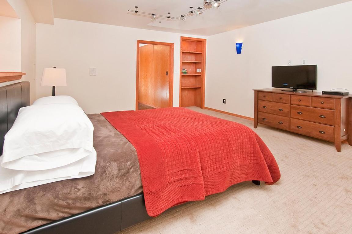 Appartement 136th Unit 1 *
