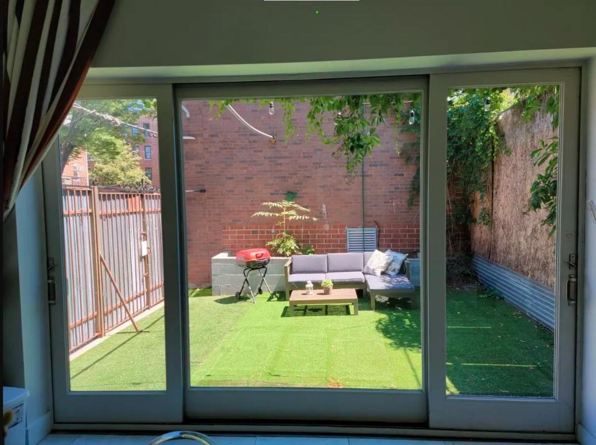 Maison d'hôtes Luxurious With Backyard And Jacuzzi