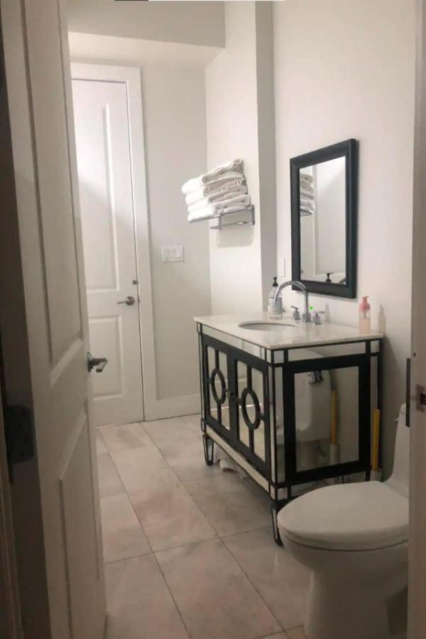 Luxurious With Backyard And Jacuzzi Maison d'hôtes New York