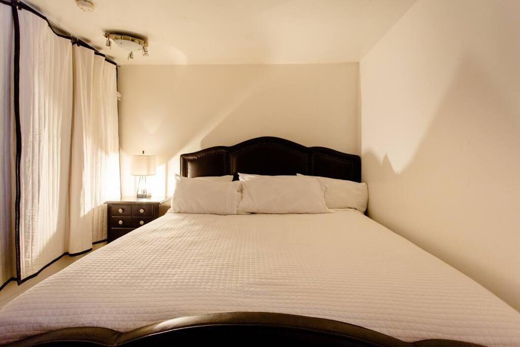 Appartement Large Apt, One Block To Train New York