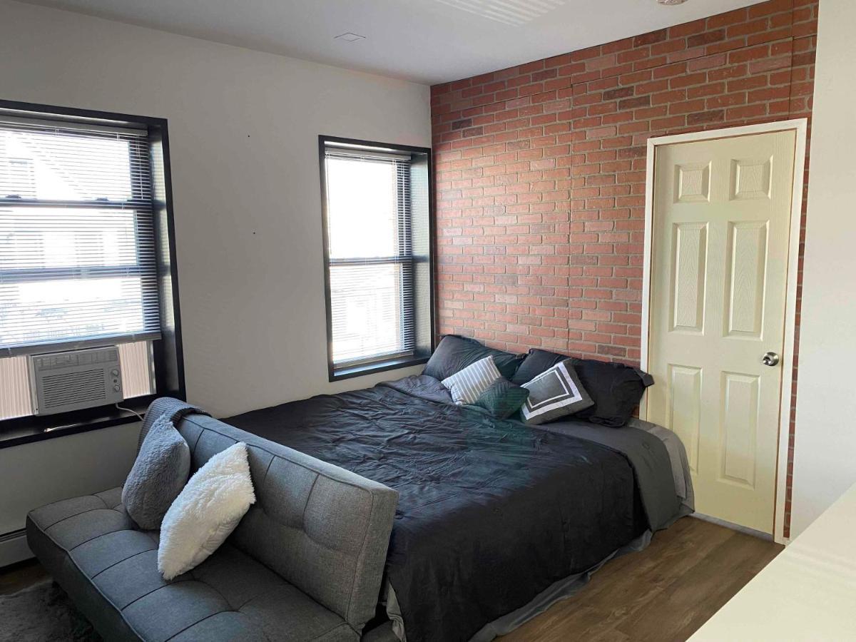 Appartement 145 St Queens Near Jfk, Lga, & Citi Field, Free Parking In The Backyard 646-667-6696