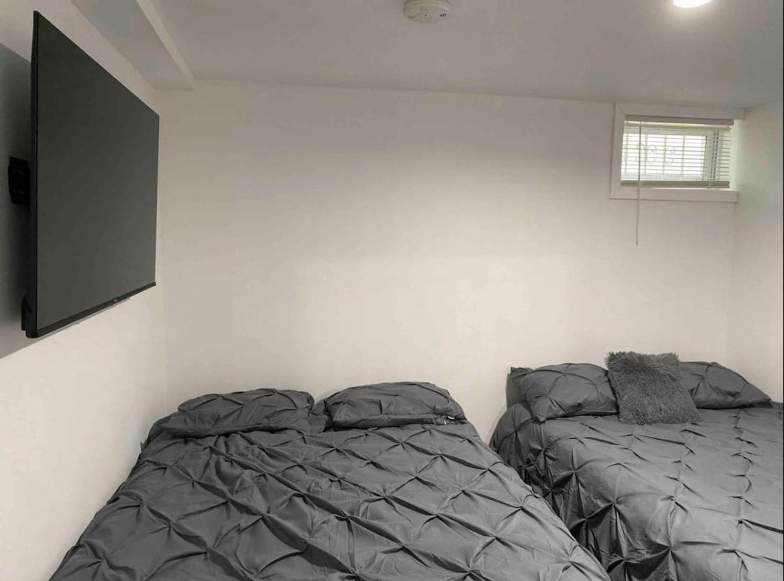 Appartement 145 St Queens Near Jfk, Lga, & Citi Field, Free Parking In The Backyard 646-667-6696 *