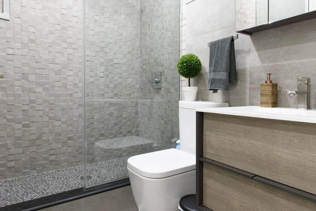 75-2b Prime Upper East Brand New 1br W D Elev Lejlighed *